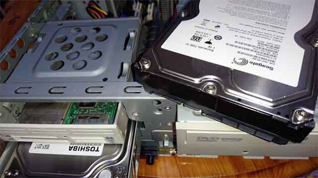 福岡市東区: ハードディスク故障／交換 - デスクトップパソコンHDD修理の画像