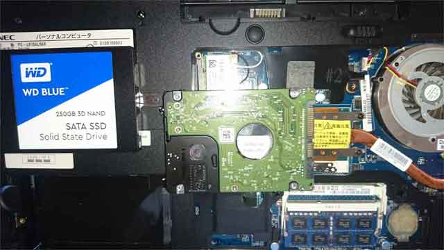 福岡市城南区別府: SSD換装中のノートパソコンの画像5